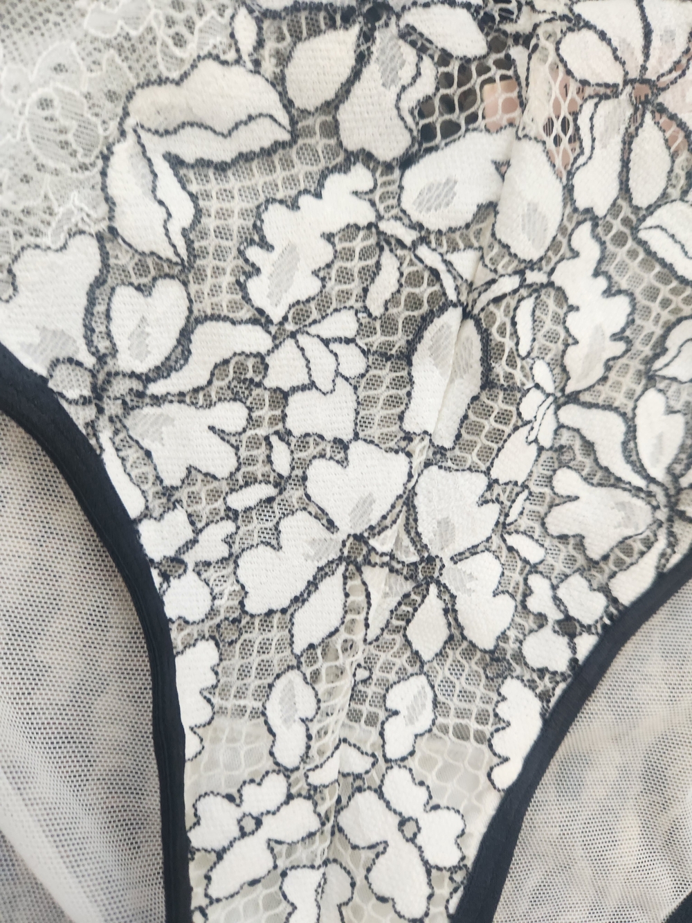 Victoria's Secret Cream and Black Lace Balconette Bra & Panty Set - Picture 3 of 4
